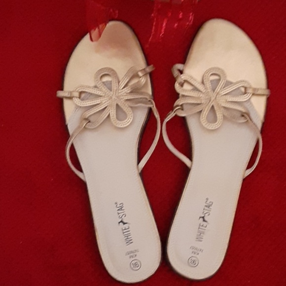 White Stag Gold Sandal. Size 9.5” - Picture 2 of 4